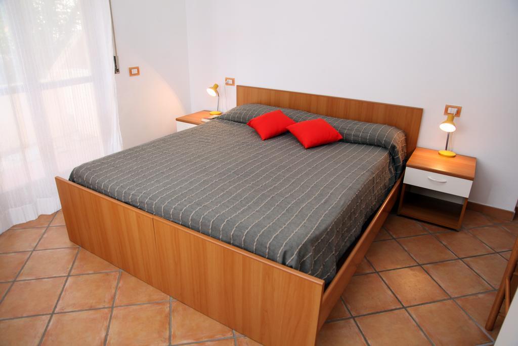 La Contessa Aparthotel Santa Teresa Gallura Ruang foto