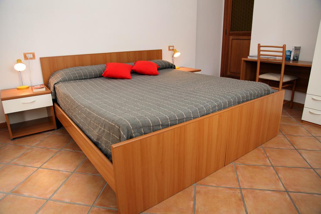 La Contessa Aparthotel Santa Teresa Gallura Ruang foto