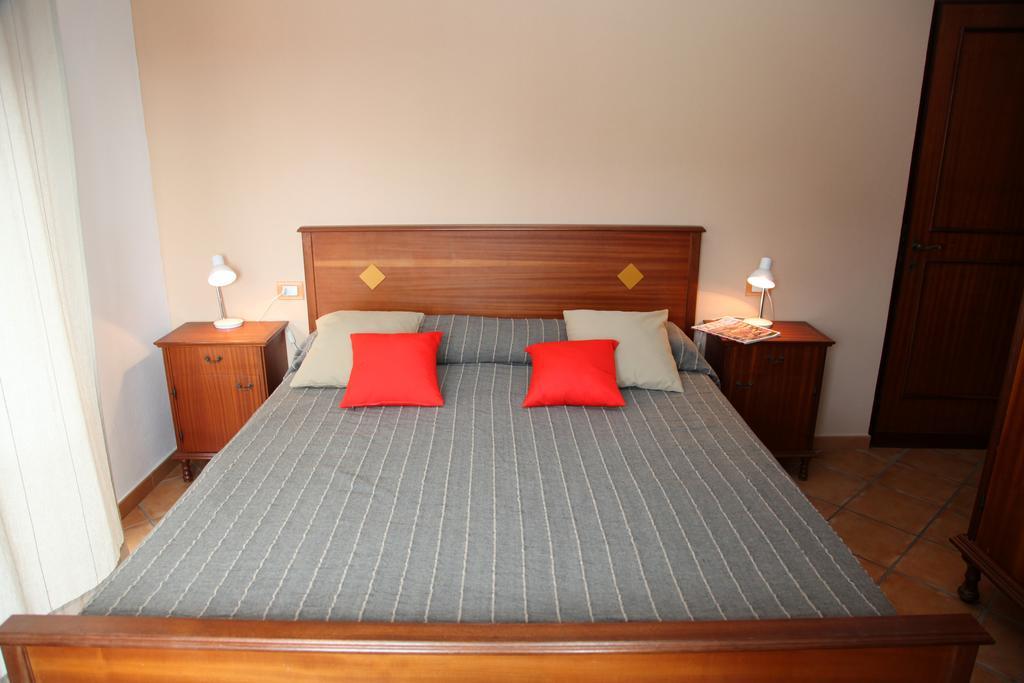 La Contessa Aparthotel Santa Teresa Gallura Ruang foto