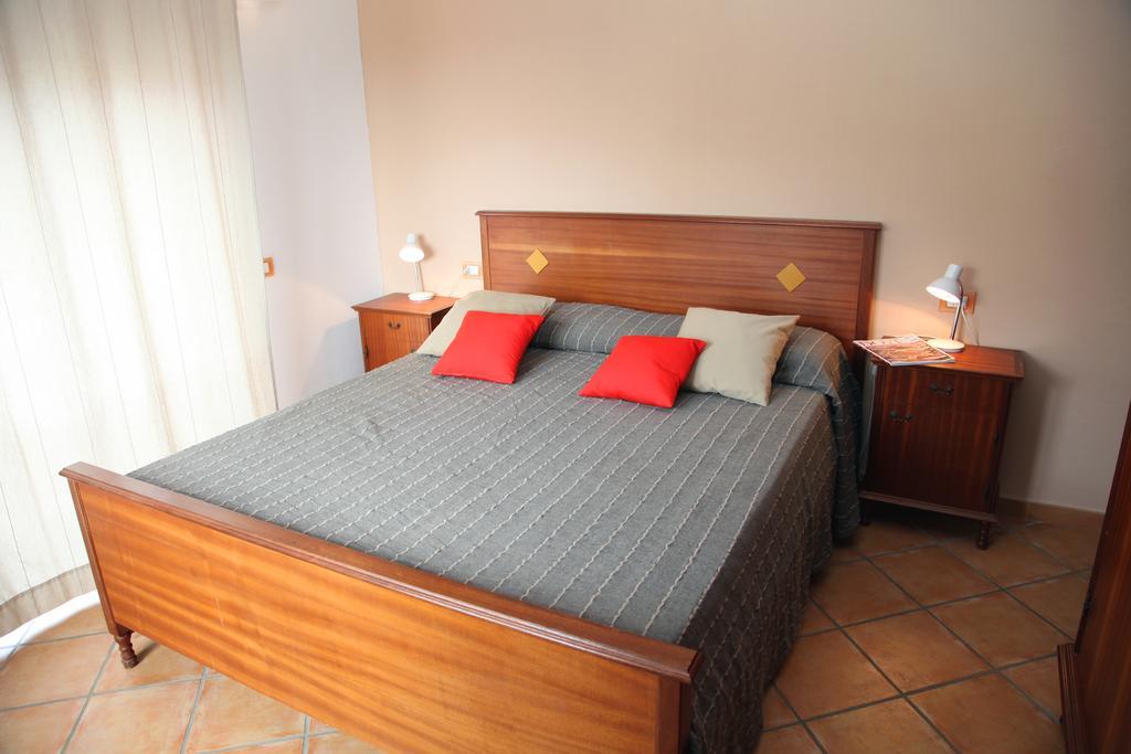 La Contessa Aparthotel Santa Teresa Gallura Ruang foto