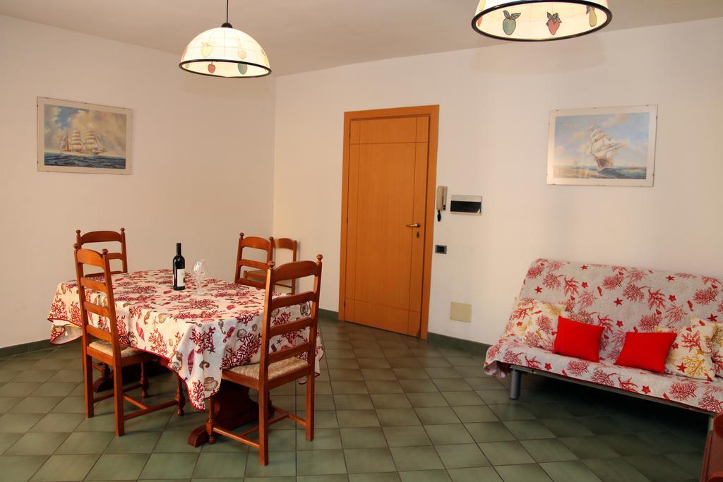 La Contessa Aparthotel Santa Teresa Gallura Ruang foto
