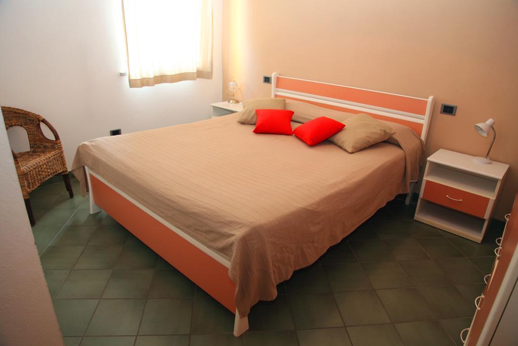 La Contessa Aparthotel Santa Teresa Gallura Ruang foto