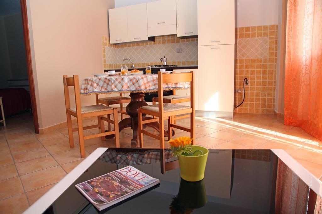 La Contessa Aparthotel Santa Teresa Gallura Ruang foto