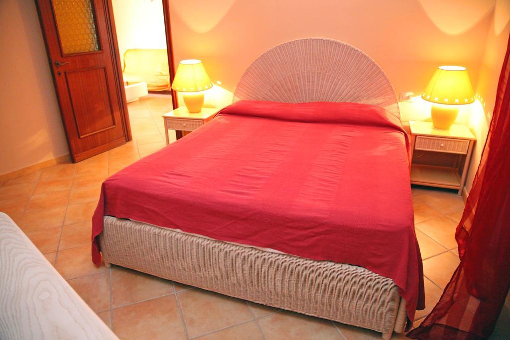 La Contessa Aparthotel Santa Teresa Gallura Ruang foto
