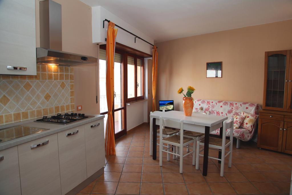 La Contessa Aparthotel Santa Teresa Gallura Ruang foto