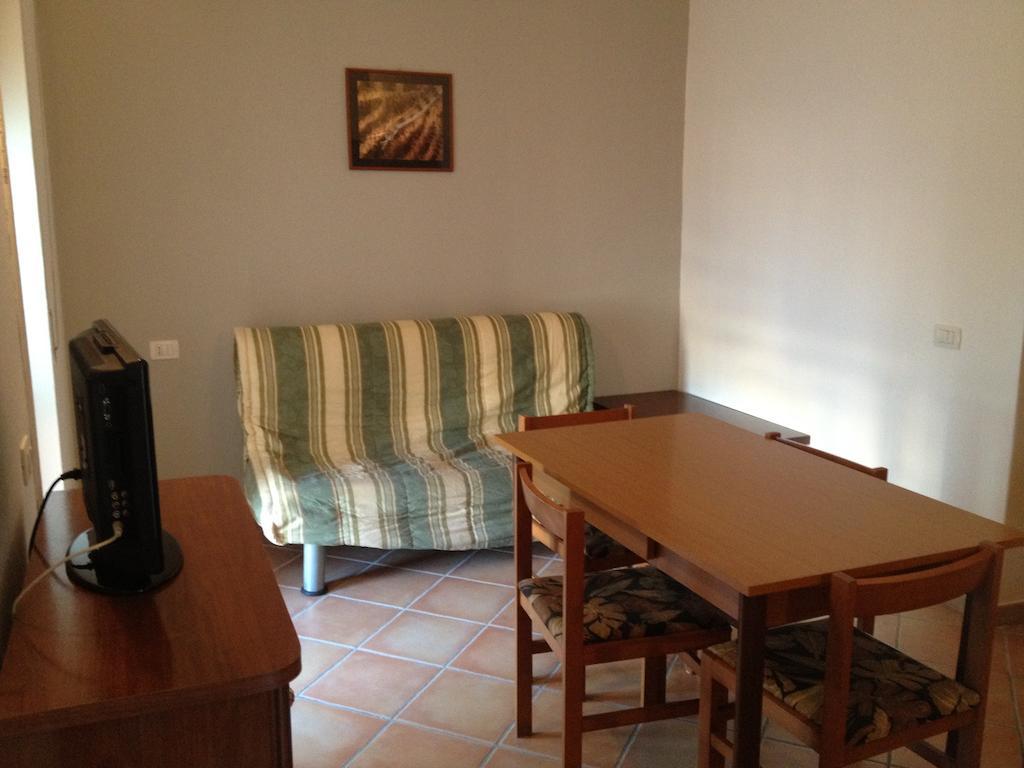 La Contessa Aparthotel Santa Teresa Gallura Ruang foto