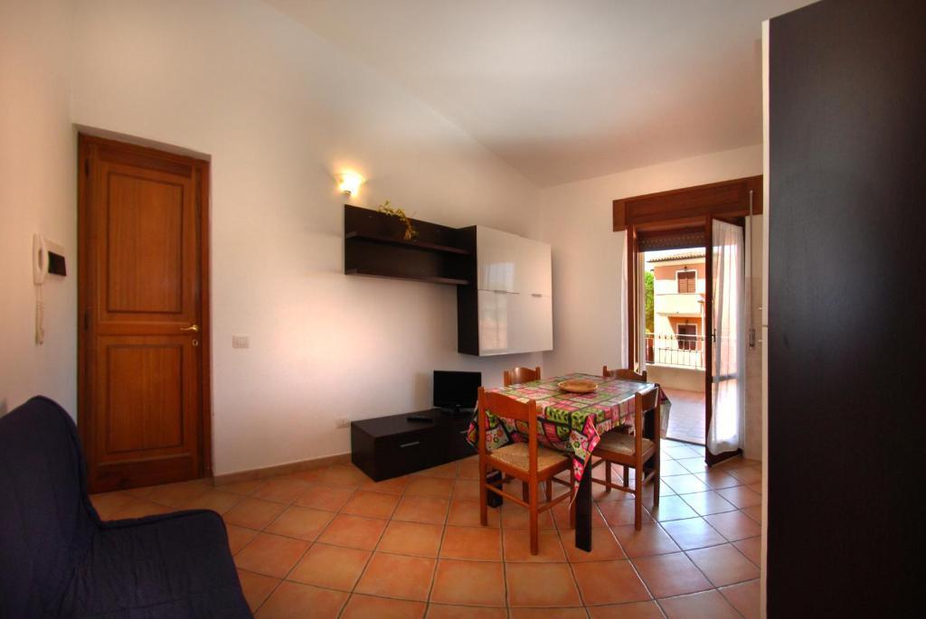 La Contessa Aparthotel Santa Teresa Gallura Ruang foto